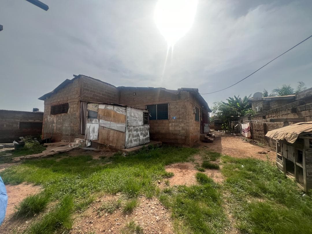 Uncompleted 6 bedroom house